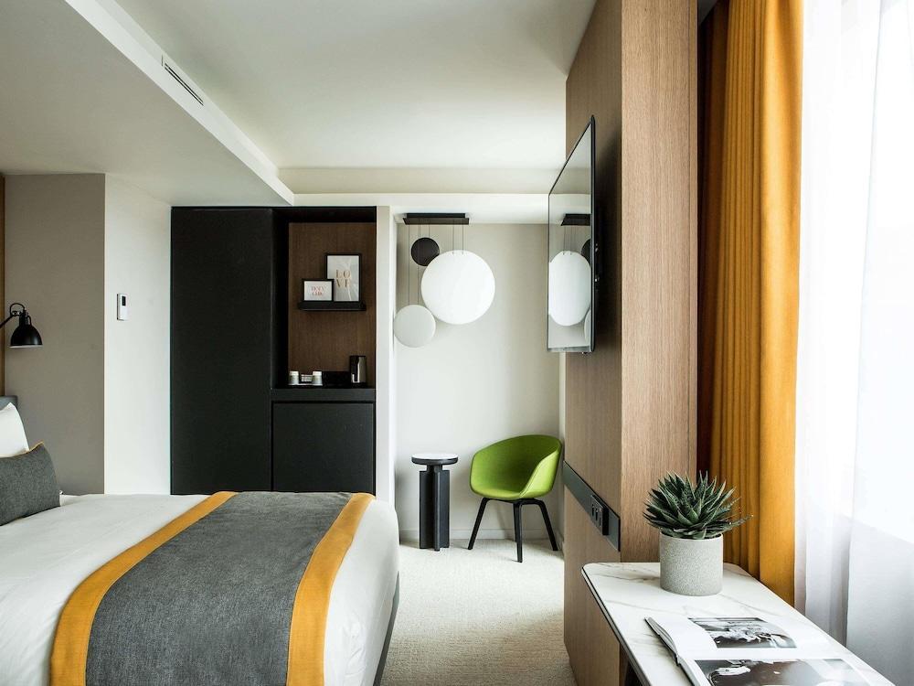 MERCURE PARIS 17 BATIGNOLLES Room Type - Superior Room, 1 Double Bed, Balcony