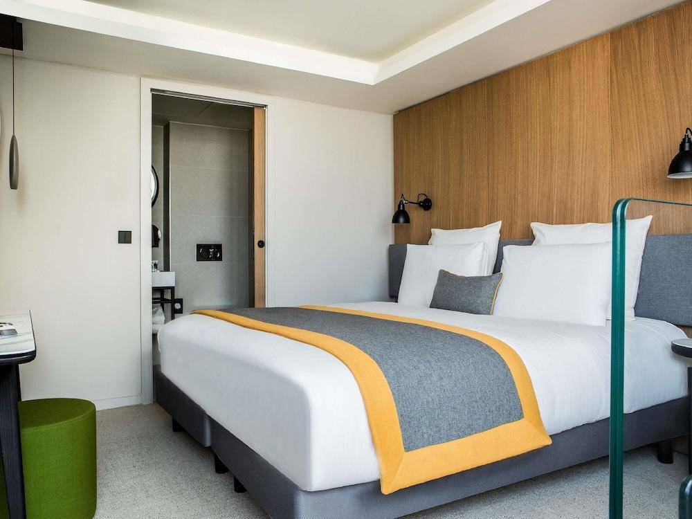 MERCURE PARIS 17 BATIGNOLLES Room Type - Privilege, Room, 1 Queen Bed