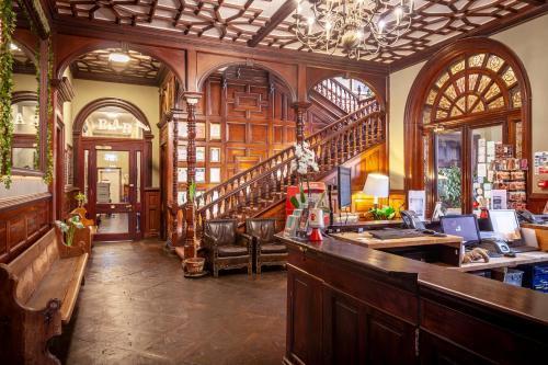 Palmers Lodge Swiss Cottage - Hostel - Tap to explore photos