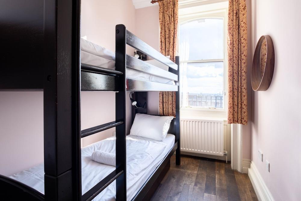 Palmers Lodge Swiss Cottage - Hostel Room Type - Standard Twin Room, Shared Bathroom