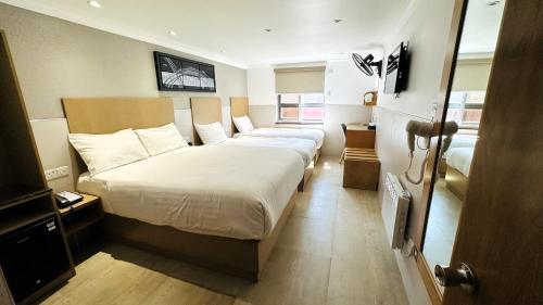 Eurotraveller Hotel Express - Tap to explore photos