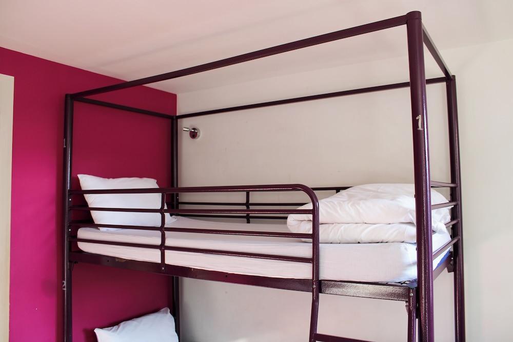 Safestay London Elephant & Castle Room Type - Bed in 6-Bed Male Dorm Ensuite