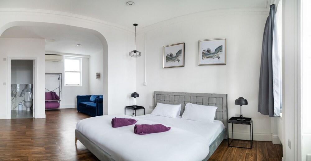 Safestay London Elephant & Castle Room Type - Family Room Ensuite with Air Conditioning