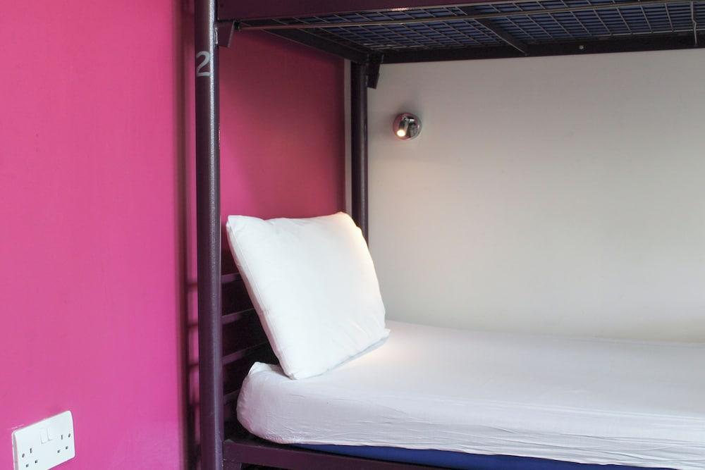 Safestay London Elephant & Castle Room Type - Bed in 6-Bed Mixed Dorm Shared Bathroom