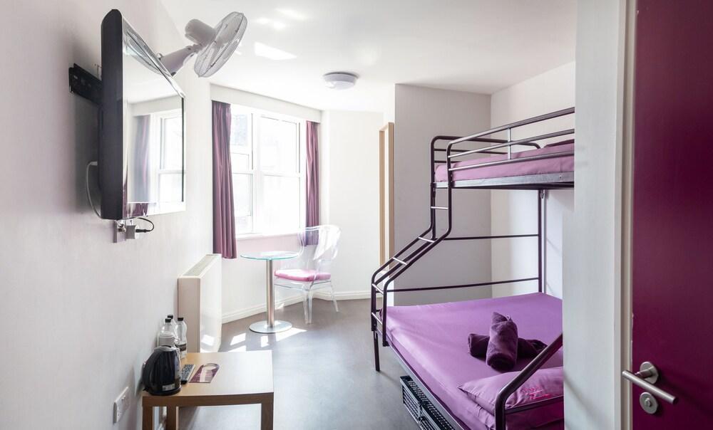 Safestay London Elephant & Castle Room Type - Triple Room Ensuite