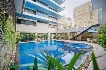 Kingston Suites Bangkok Sukhumvit 15 by Kingston Hotels - Tap to explore photos