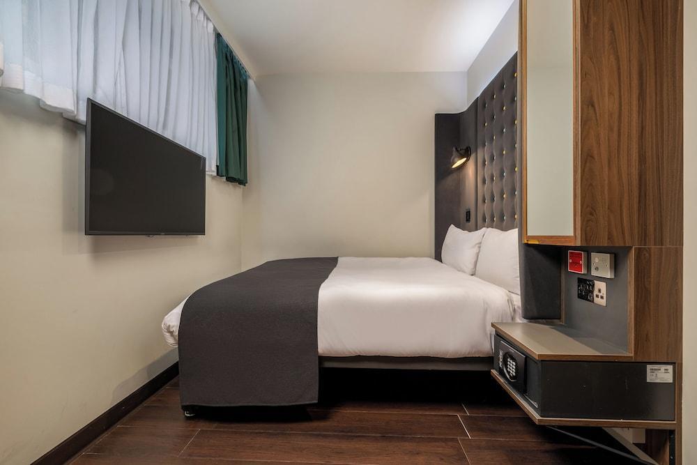 Point A London Liverpool Street Room Type - Accessible Double with Window