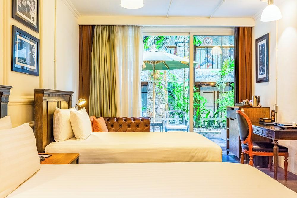 Pattaya Modus Beachfront Resort - Tap to explore photos