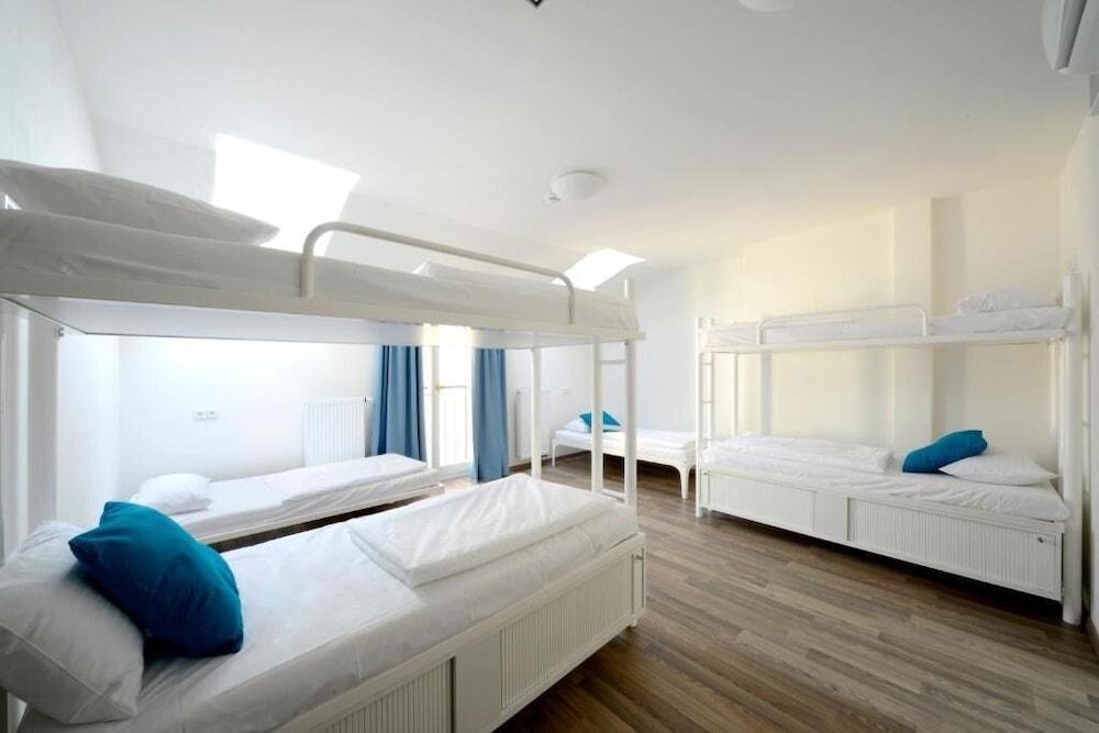 Safestay Prague Charles Bridge Room Type - Bed in 7-Bed Female Dorm Ensuite