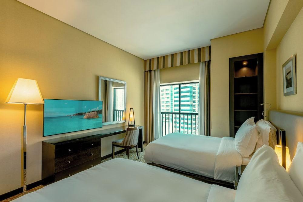 TIME Oak Hotel & Suites Room Type - Executive Suite Three Bedroom with Pool View TIME Oak Hotel & Suites Room Type - Executive Suite Three Bedroom with Pool View