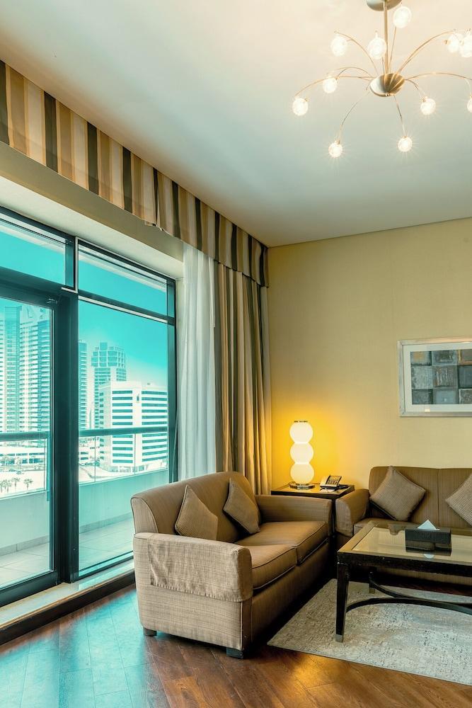 TIME Oak Hotel & Suites Room Type - Executive Suite Three Bedroom TIME Oak Hotel & Suites Room Type - Executive Suite Three Bedroom