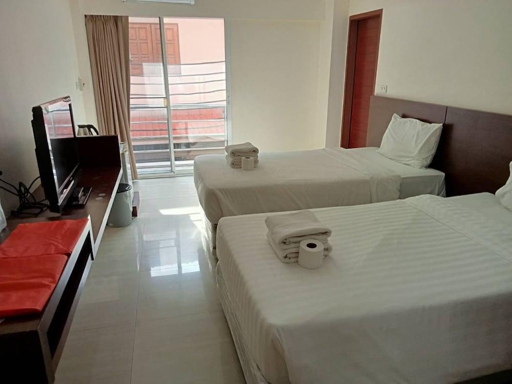 The Loft Resort Bangkok Room Type - Standard Twin Room
