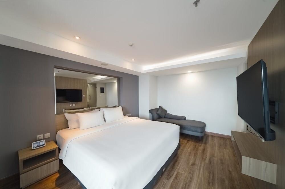 Aston Pluit Hotel & Residence Room Type - Executive Suite