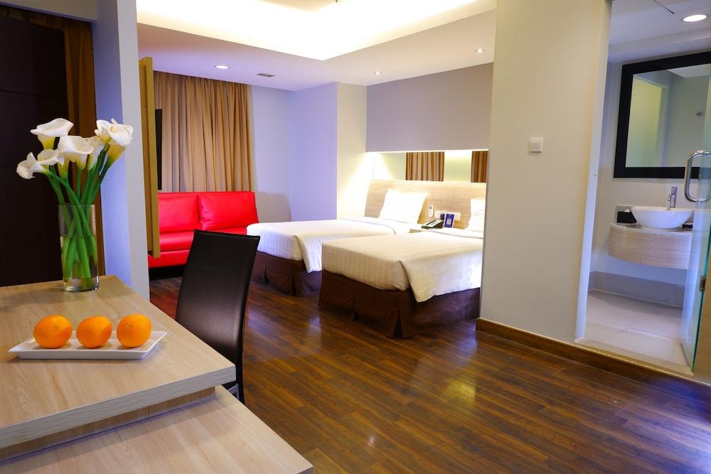 Aston Pluit Hotel & Residence Room Type - Deluxe Premier Twin