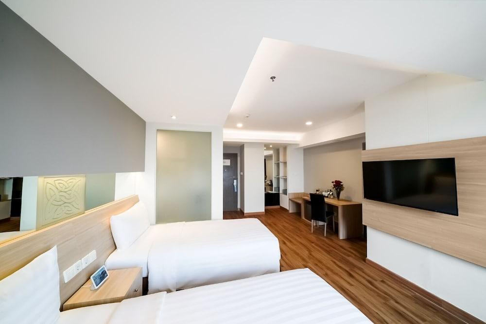 Aston Pluit Hotel & Residence Room Type - Deluxe Premier Twin