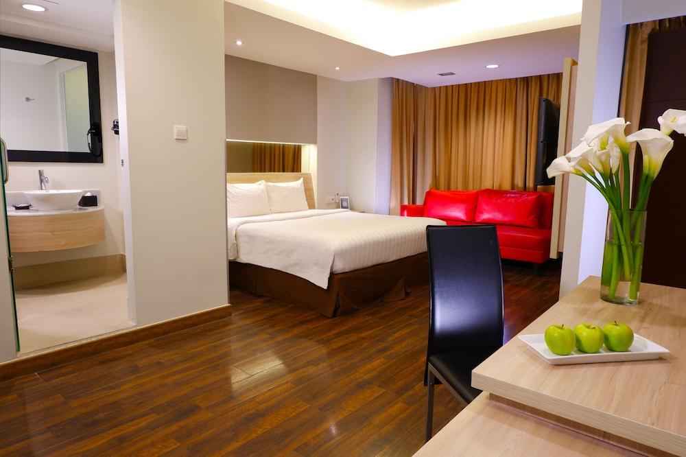 Aston Pluit Hotel & Residence Room Type - Deluxe Premier Double