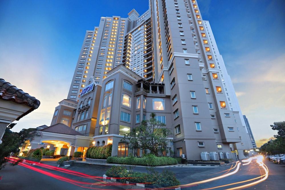 Grand Dafam Ancol Jakarta - Tap to explore photos