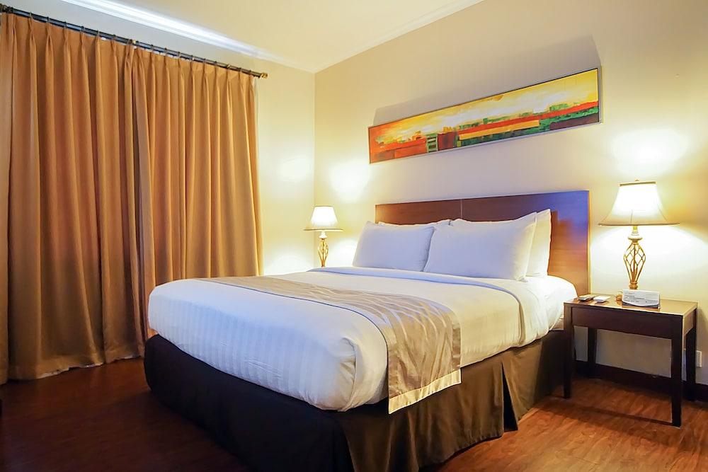 Grand Dafam Ancol Jakarta Room Type - Executive Family Suite Grand Dafam Ancol Jakarta Room Type - Executive Family Suite