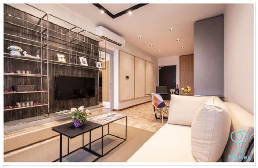 Expressionz Professional Suites by MyKey Room Type - Premium Suite, 1 Bedroom, Bathtub, Park View