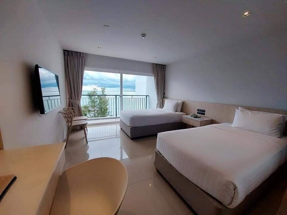 Worita Cove Hotel Room Type - Superior Twin Room with Sea View Worita Cove Hotel Room Type - Superior Twin Room with Sea View