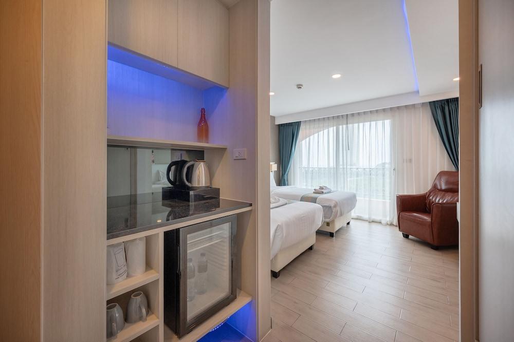 Sonia Residence Room Type - Club Twin