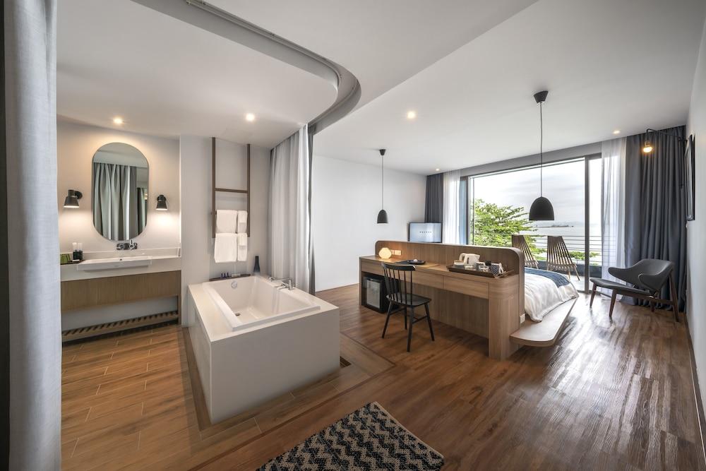 Navana Nature Escape Room Type - Deluxe Room, Sea View (Non - Smoking) Navana Nature Escape Room Type - Deluxe Room, Sea View (Non - Smoking)