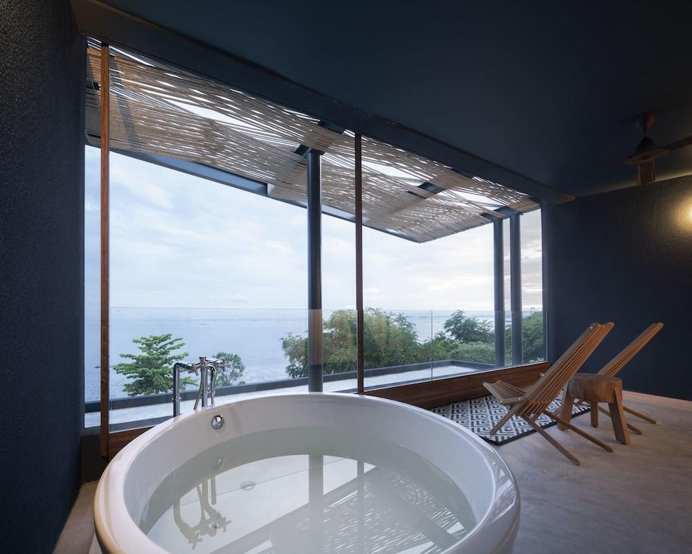 Navana Nature Escape Room Type - Super Deluxe Sea View (Non-Smoking)