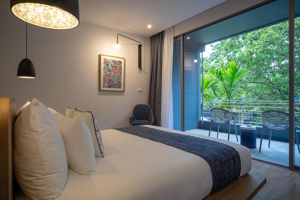 Navana Nature Escape Room Type - Deluxe Room - with Bodhi Tree view, Balcony and Open-plan Bathtub