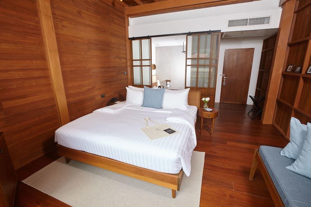 CHANN Bangkok-Noi Room Type - Deluxe Studio Canal View