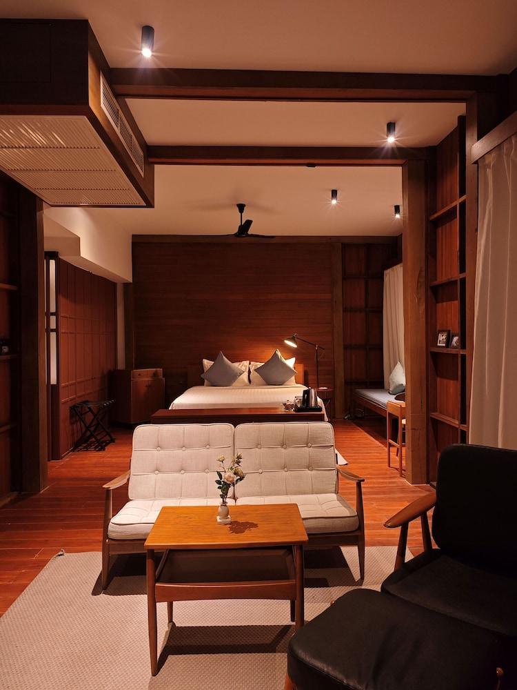 CHANN Bangkok-Noi Room Type - Junior Suite Canal view