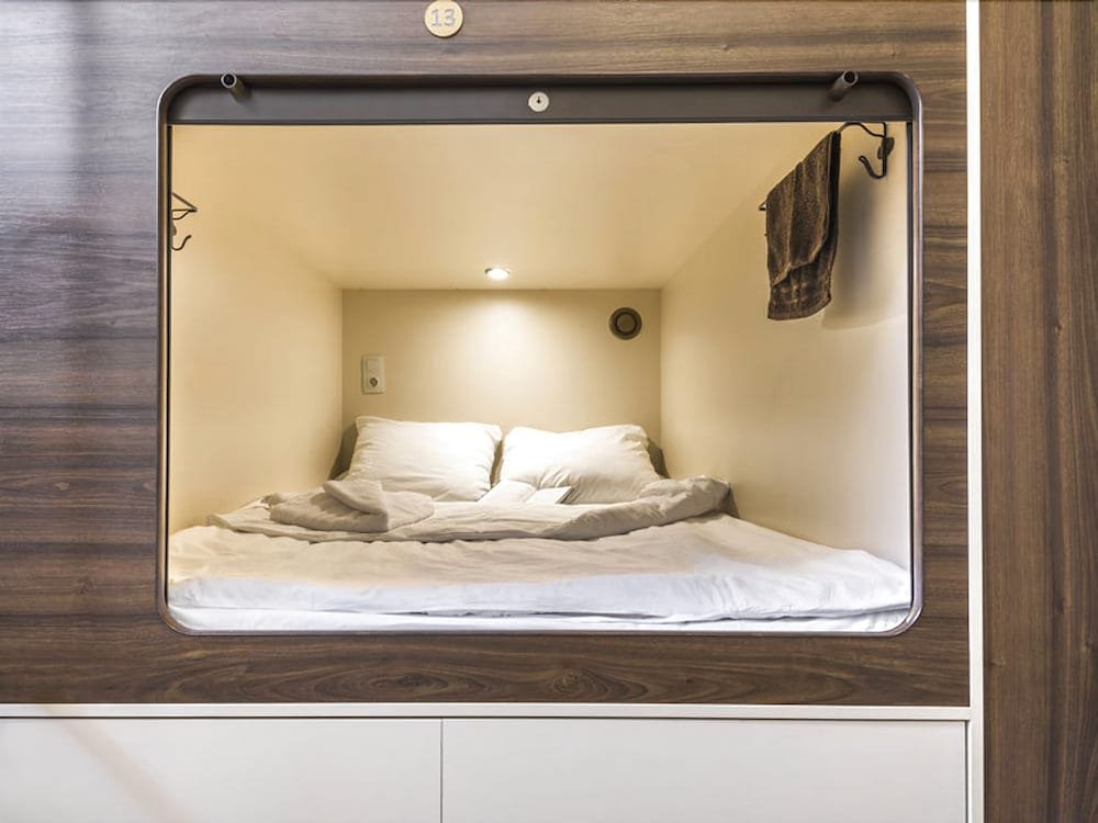 Capsule Hotel InterQUBE Tretyakovskaya - Tap to explore photos