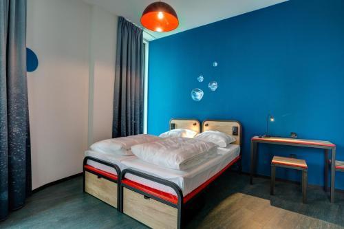 MEININGER Hotel Amsterdam Amstel - Tap to explore photos