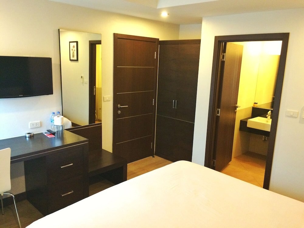Villa Navin Resort Room Type - Deluxe Studio, 1 King Bed, Refrigerator & Microwave, Garden View Villa Navin Resort Room Type - Deluxe Studio, 1 King Bed, Refrigerator & Microwave, Garden View