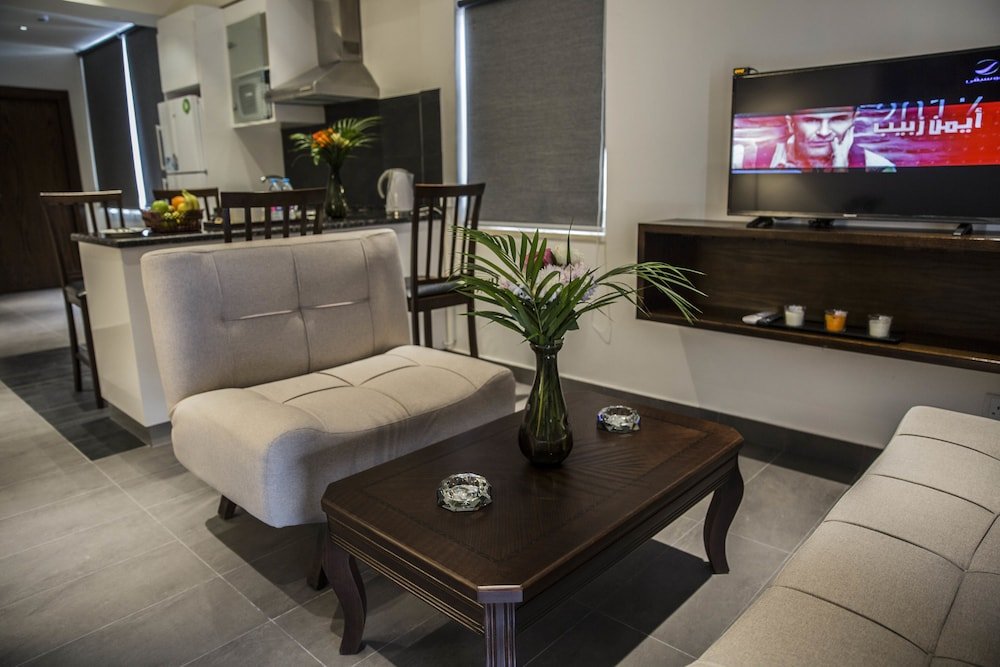Naylover Hotel Suites Room Type - Royal Suite, Balcony