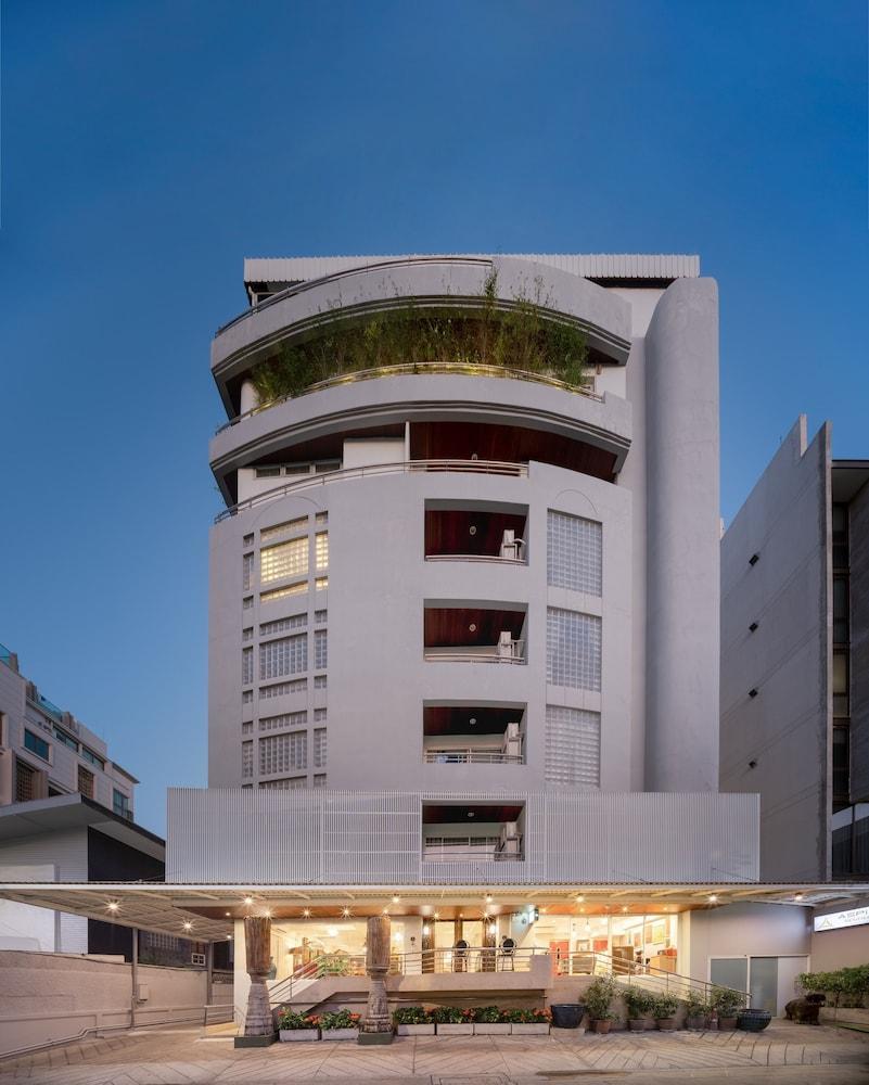 Aspira Residence Ruamrudee - Tap to explore photos
