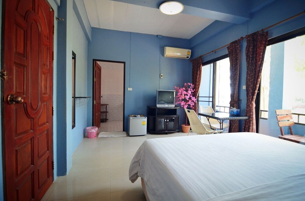 The Famous House Jomtien - Tap to explore photos
