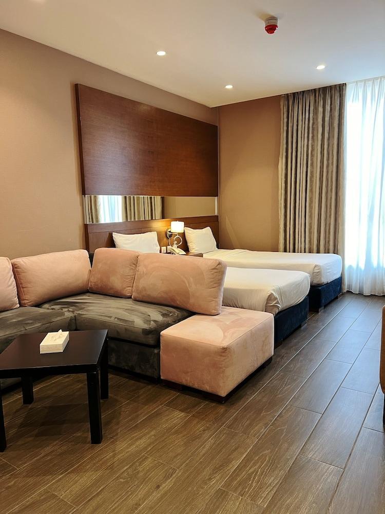 The Seventh Star Hotel Suites Room Type - Executive Twin Room