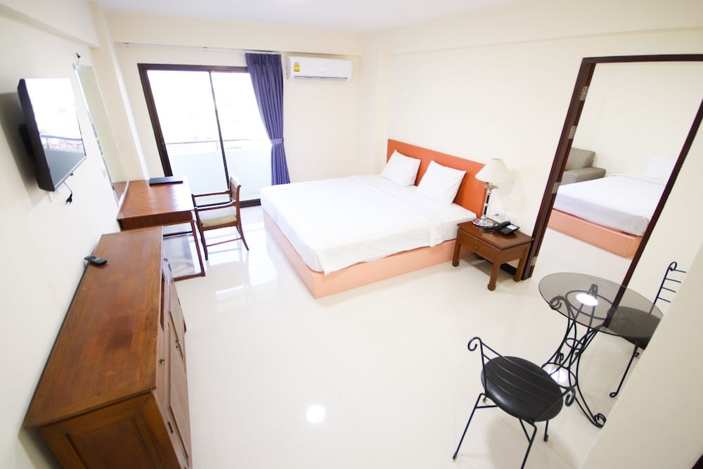 White House Bizotel Room Type - Family Suite