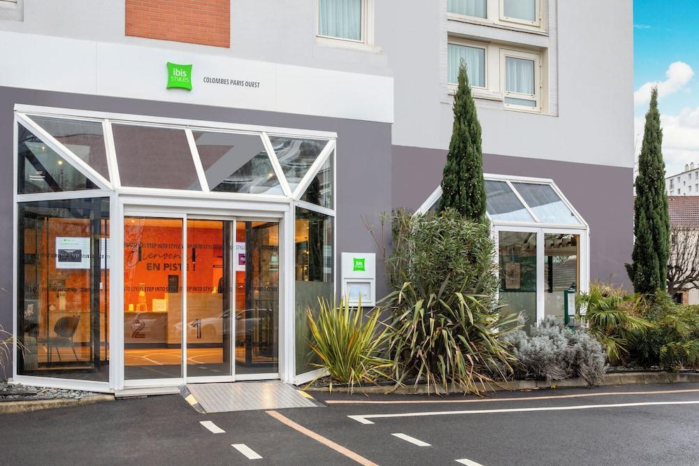 ibis Styles Colombes Paris Ouest - Tap to explore photos