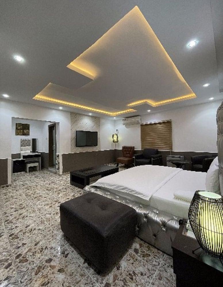 Charlie's Place And Suite Room Type - Supreme Room