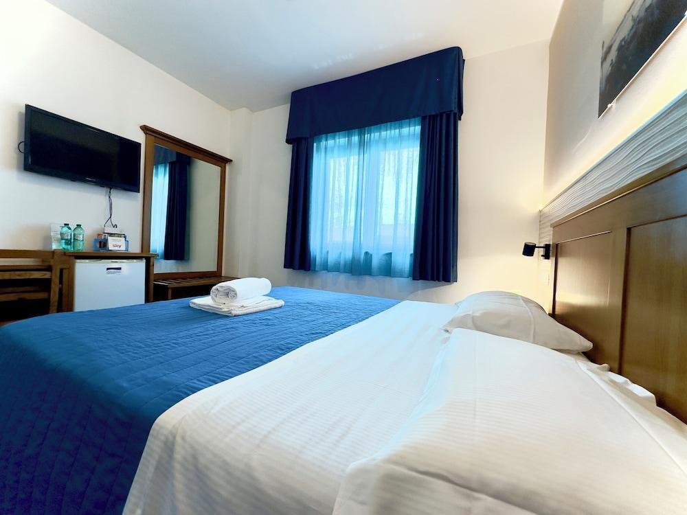 Serpa Hotel Anzio - Tap to explore photos