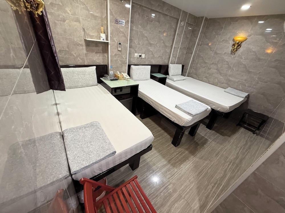 Victoria Inn Room Type - Triple Room, 3 Twin Beds