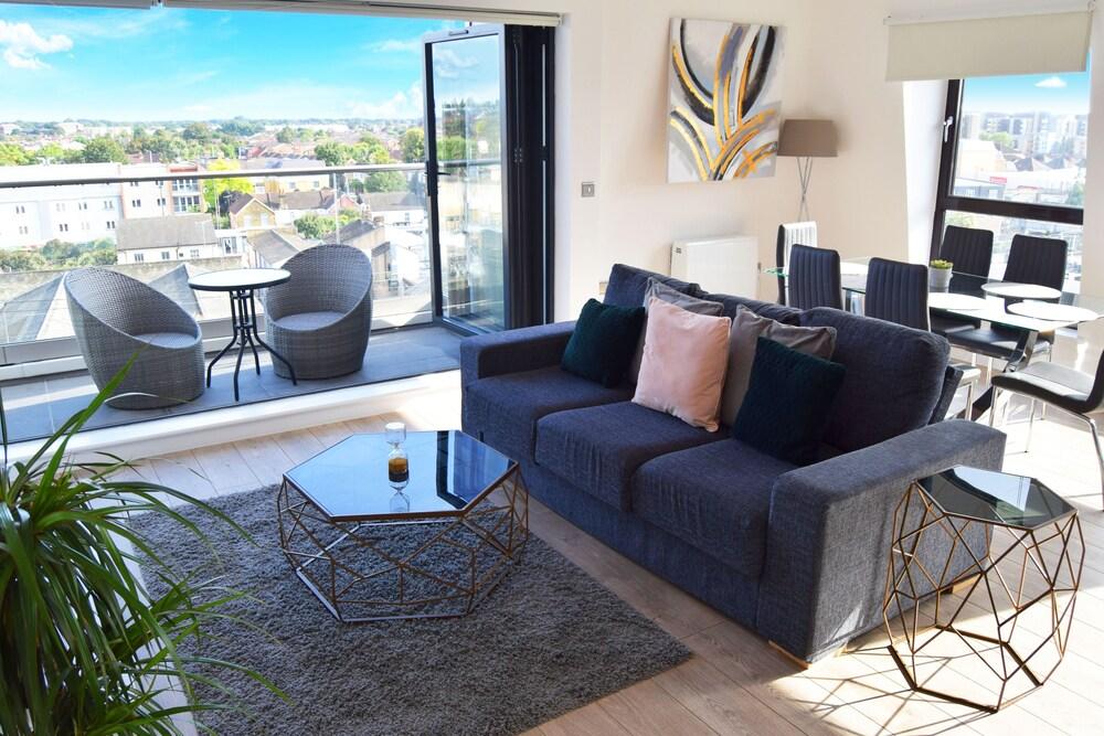 Morland House Apartments Room Type - Apartment, Private Bathroom (2 bed Deluxe apartment ) Morland House Apartments Room Type - Apartment, Private Bathroom (2 bed Deluxe apartment )