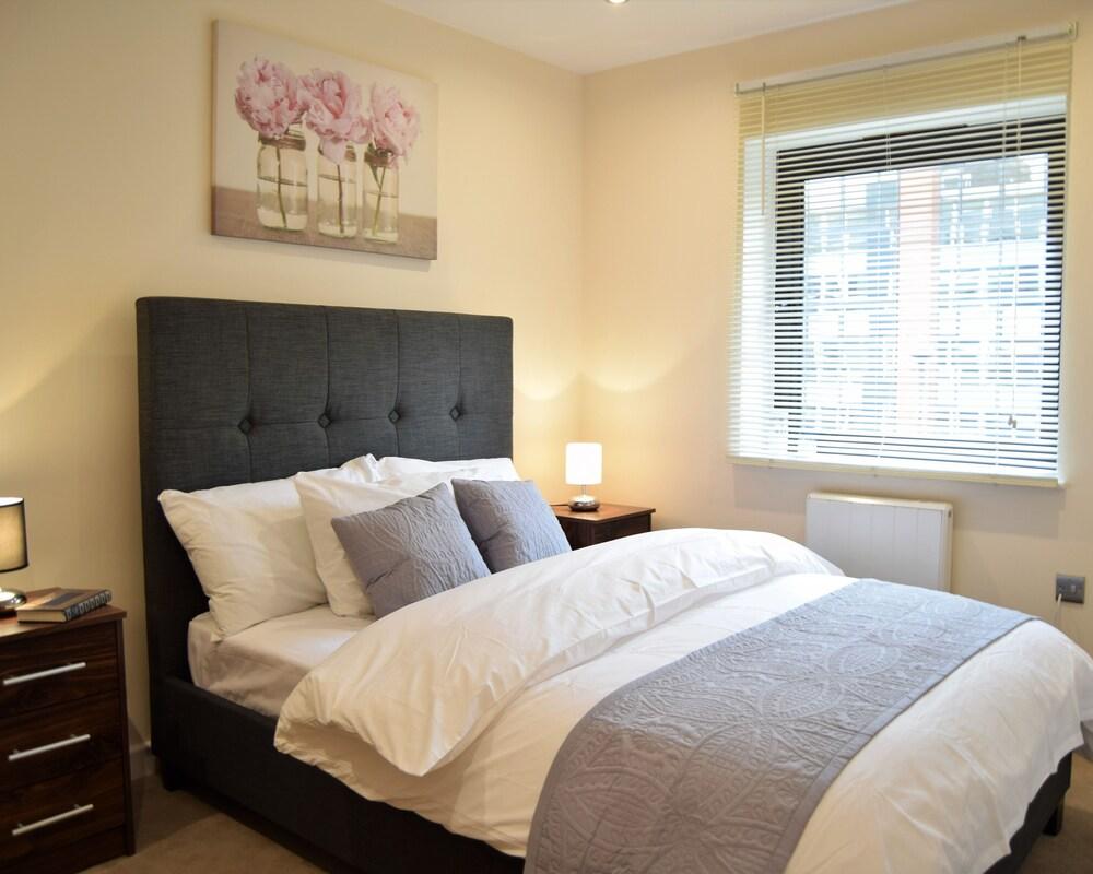 Morland House Apartments Room Type - Apartment, Private Bathroom (superior 3 bed apartment ) Morland House Apartments Room Type - Apartment, Private Bathroom (superior 3 bed apartment )