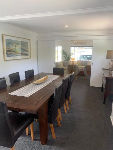 Kanasta Caravan Park Room Type - Four-Bedroom House
