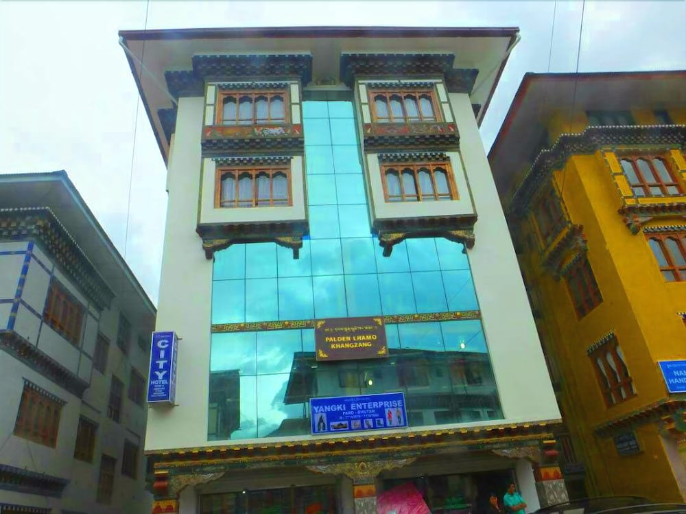City Hotel