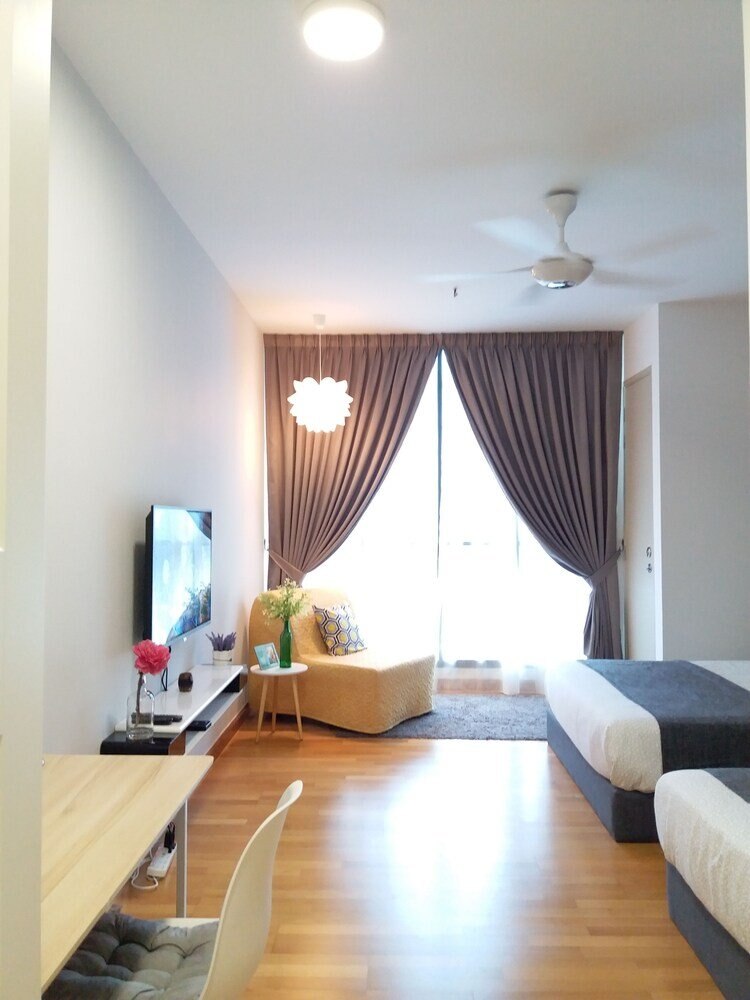University KL Gateway Residence - Tap to explore photos