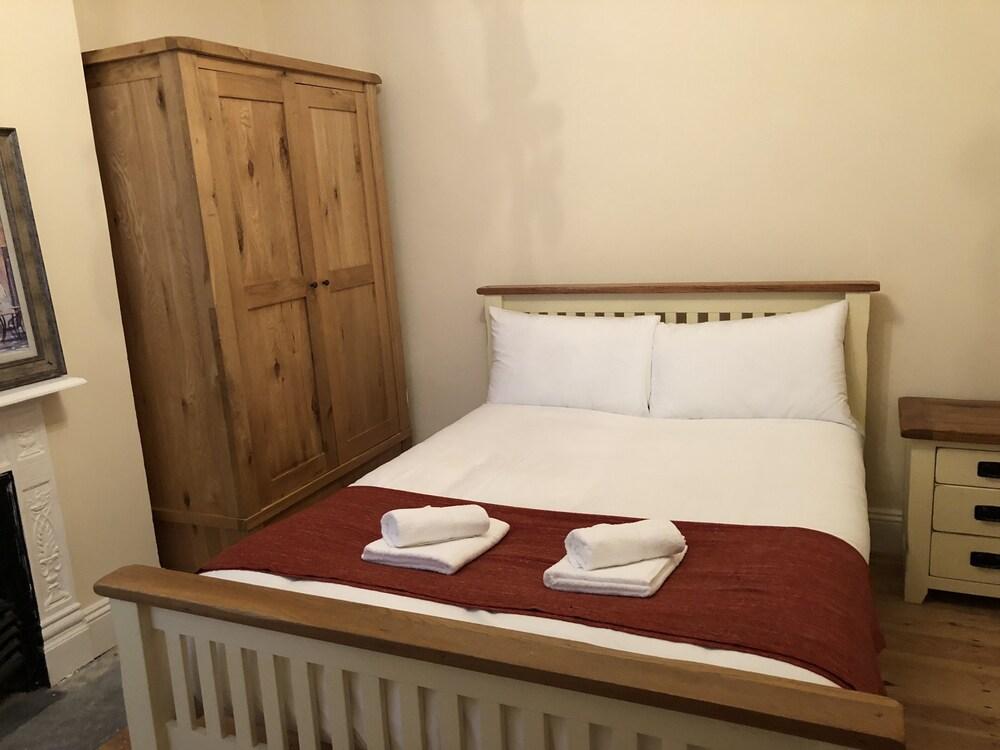 Marble Apartments Tooting Broadway Room Type - Apartment, Private Bathroom (2 Bedrooms)