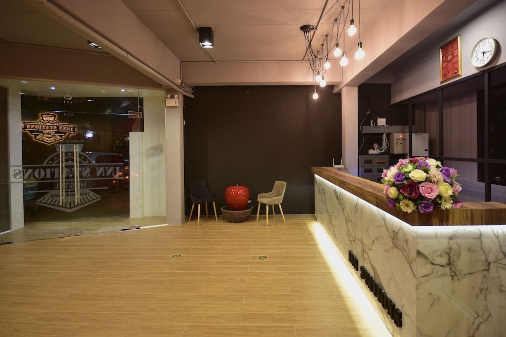 إن ستيشنز هوستل