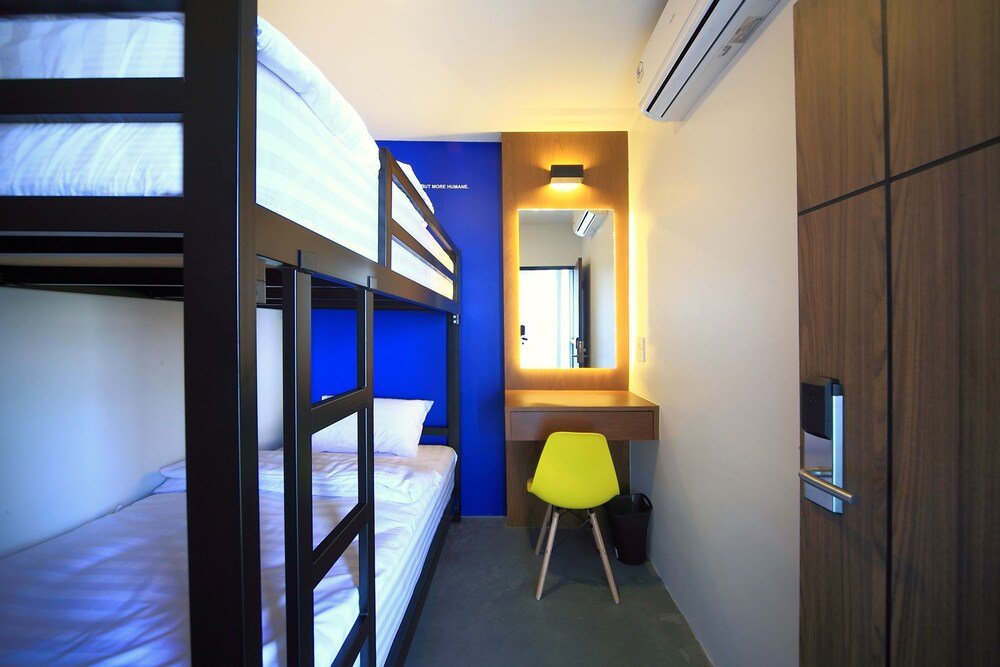 Tuk Tuk Hostel Room Type - Twin Room with Shared Bathroom